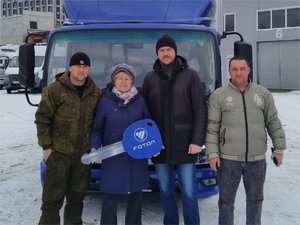 ООО «Сельское», производитель натуральной молочной и мясной продукции в Приморском крае, выбрало рефрижераторный фургон на шасси Foton S35 для гарантированной доставки свежести и сохранения всей пользы продуктов. Новый автомобиль позволит надёжно сохранять температурный режим, что критически важно для перевозки скоропортящихся продуктов, богатых белком, кальцием, фосфором, магнием, а также другими жизненно важными микроэлементами.